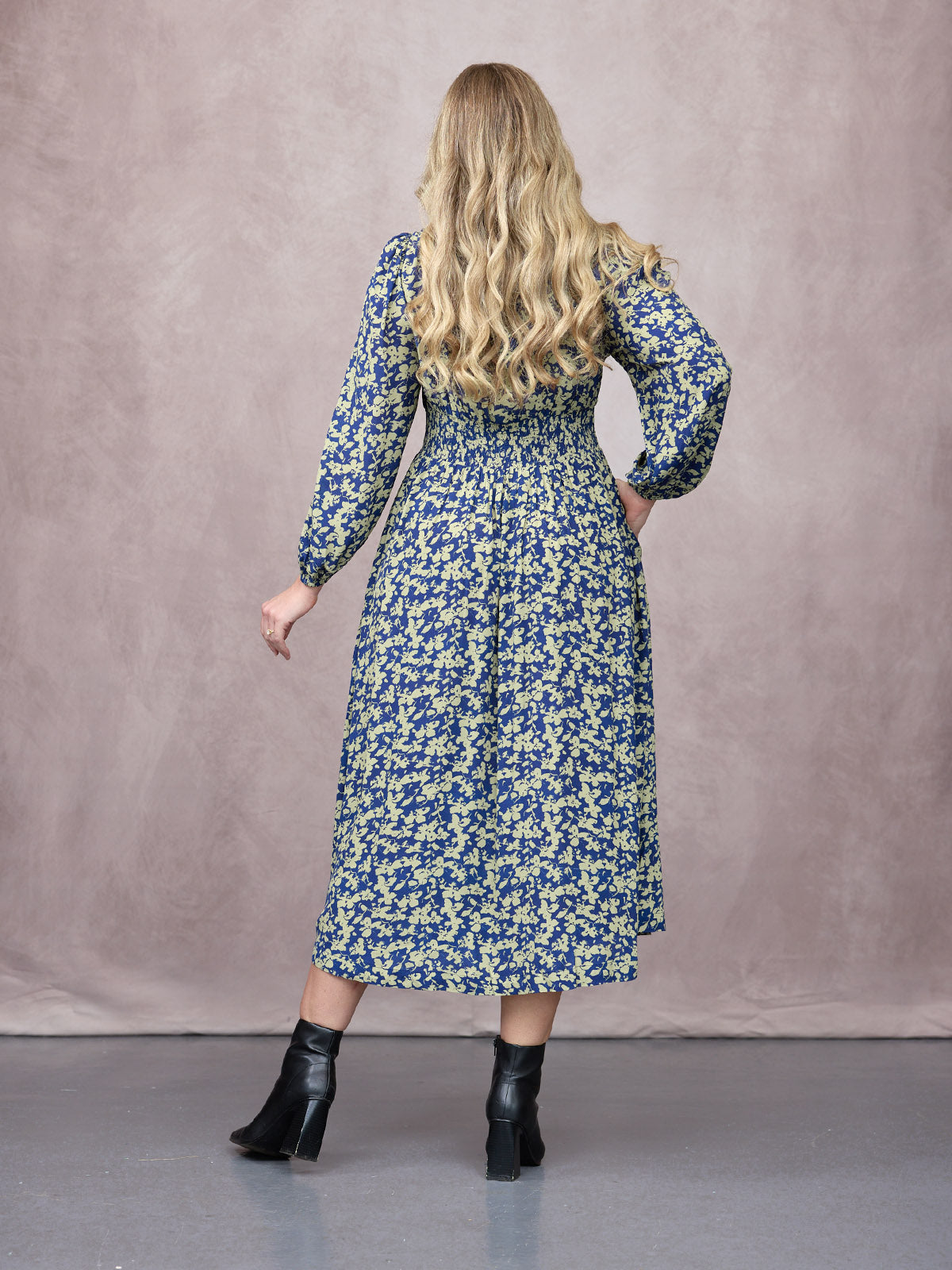Abito Maddie a Manica Lunga - Stampa Foglia Blu Navy e Verde