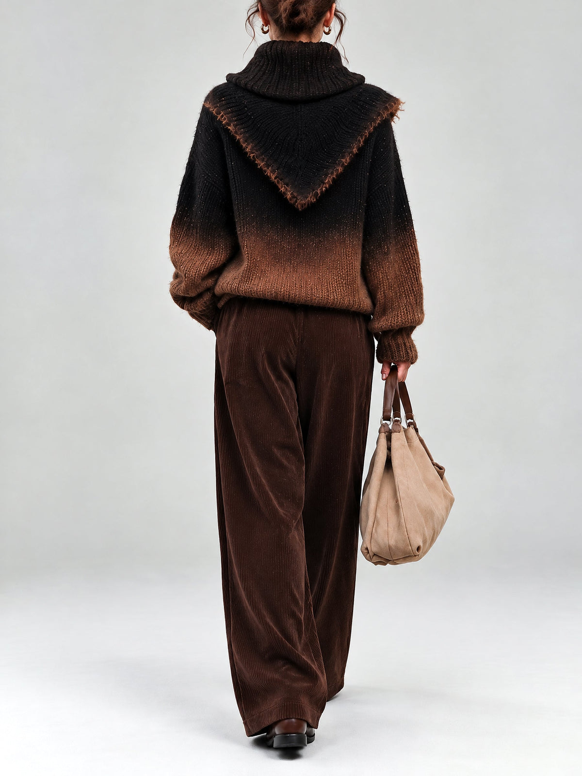 Barbara | Set di Felpa con Collo Alto in Ombre Marrone e Pantaloni a Gamba Larga in Velluto