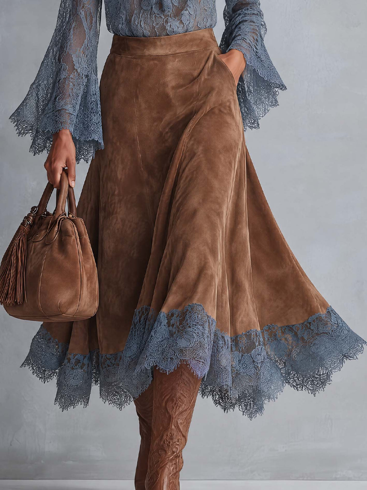 Marceline | Blusa in pizzo trasparente blu polveroso e gonna midi in finta suede color cammello con orlo in pizzo