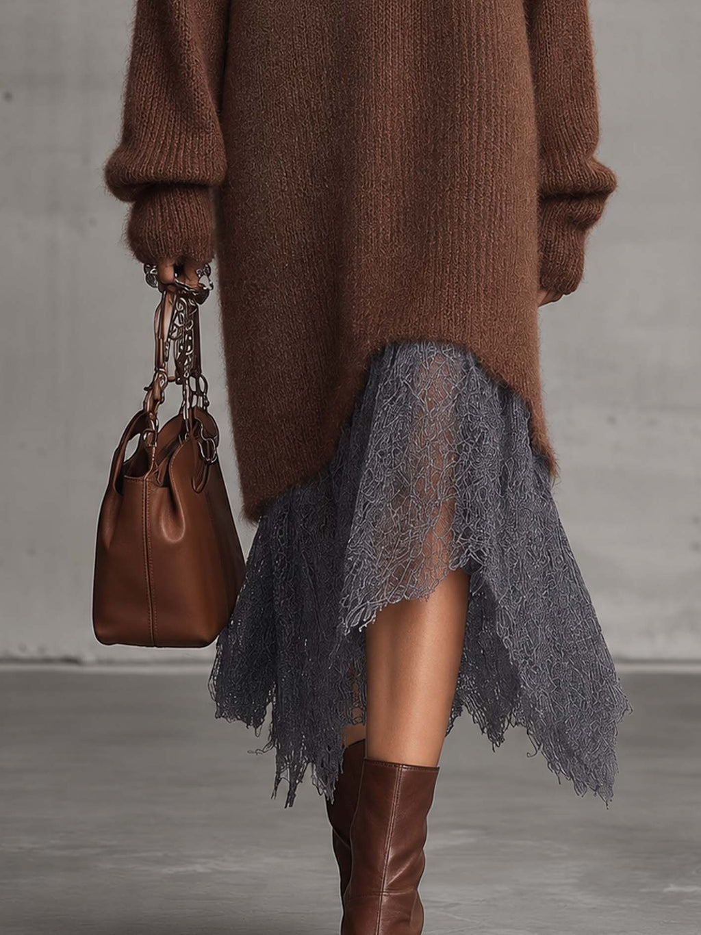 FIAMMA | Abito midi in maglia di mohair marrone cioccolato con orlo in pizzo