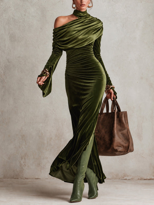 Debora | Abito Maxi in Velluto Verde Oliva Asimmetrico con Collo Alto e Rouché