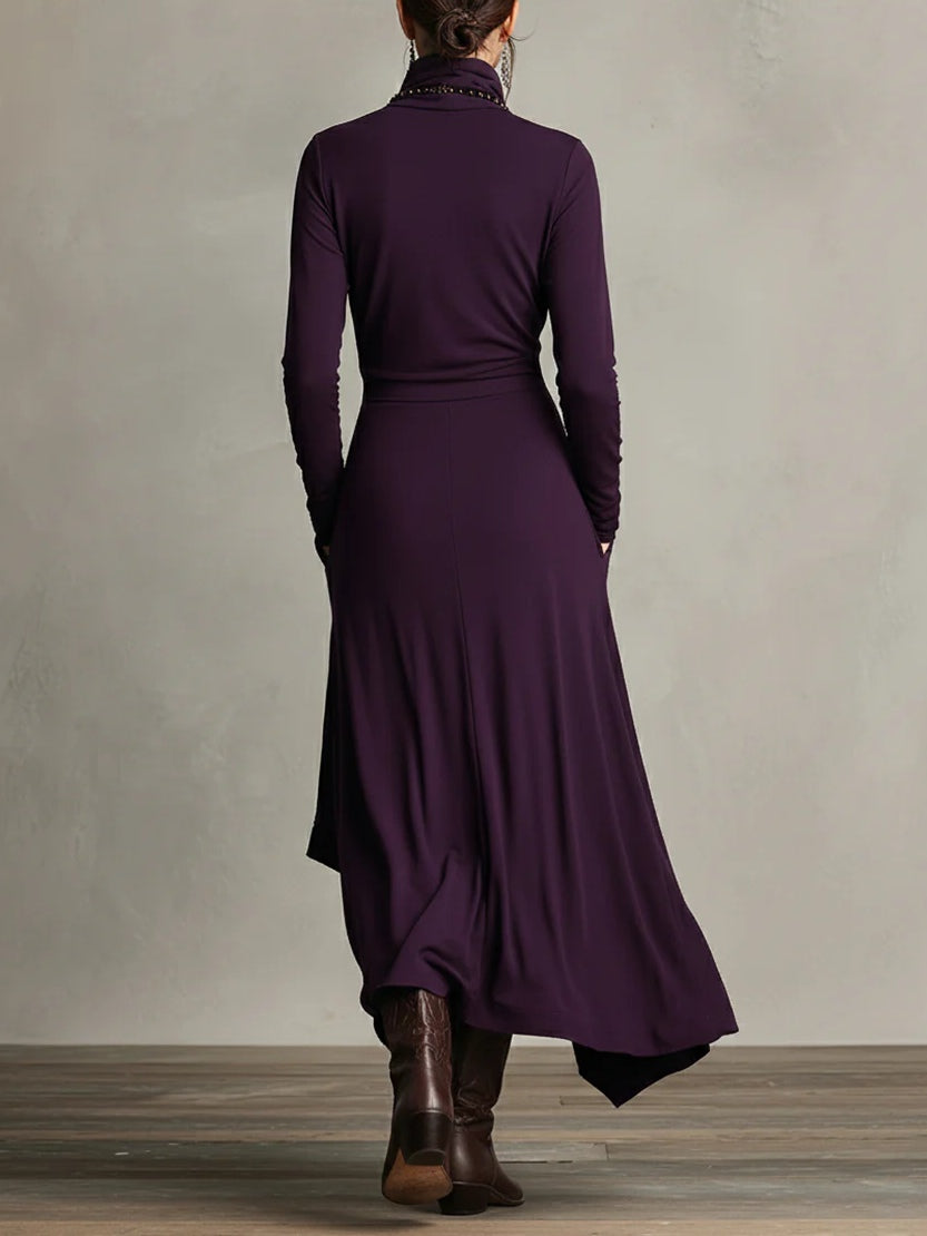 Mariangela | Vestito Maxi Plissettato Asimmetrico Viola con Collo Alto (Collana non inclusa)
