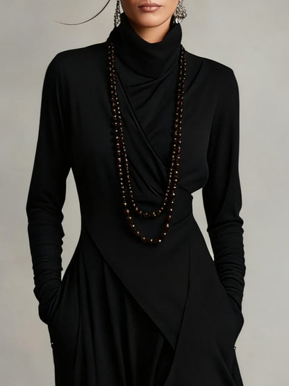 Mariangela | Vestito Maxi Plissettato Asimmetrico Viola con Collo Alto (Collana non inclusa)