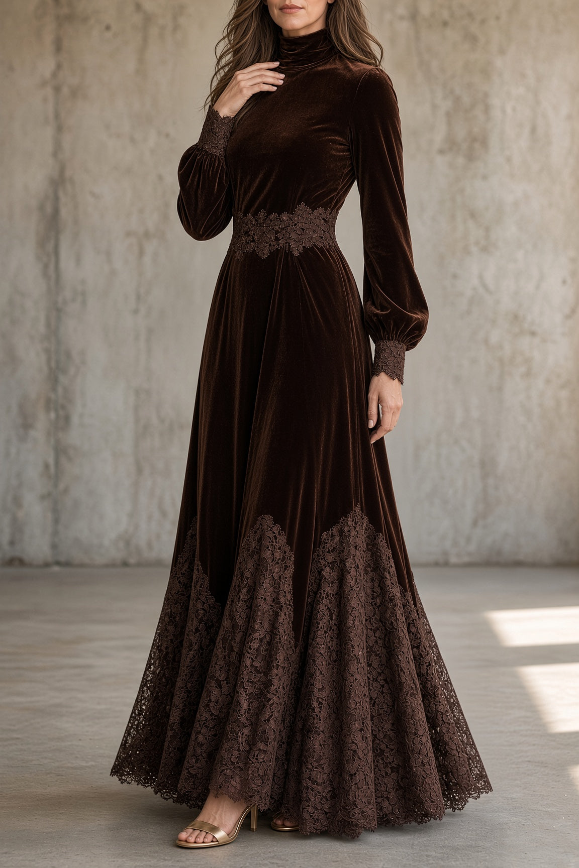 Monica | Abito Maxi in Velluto con Pizzo, Marrone